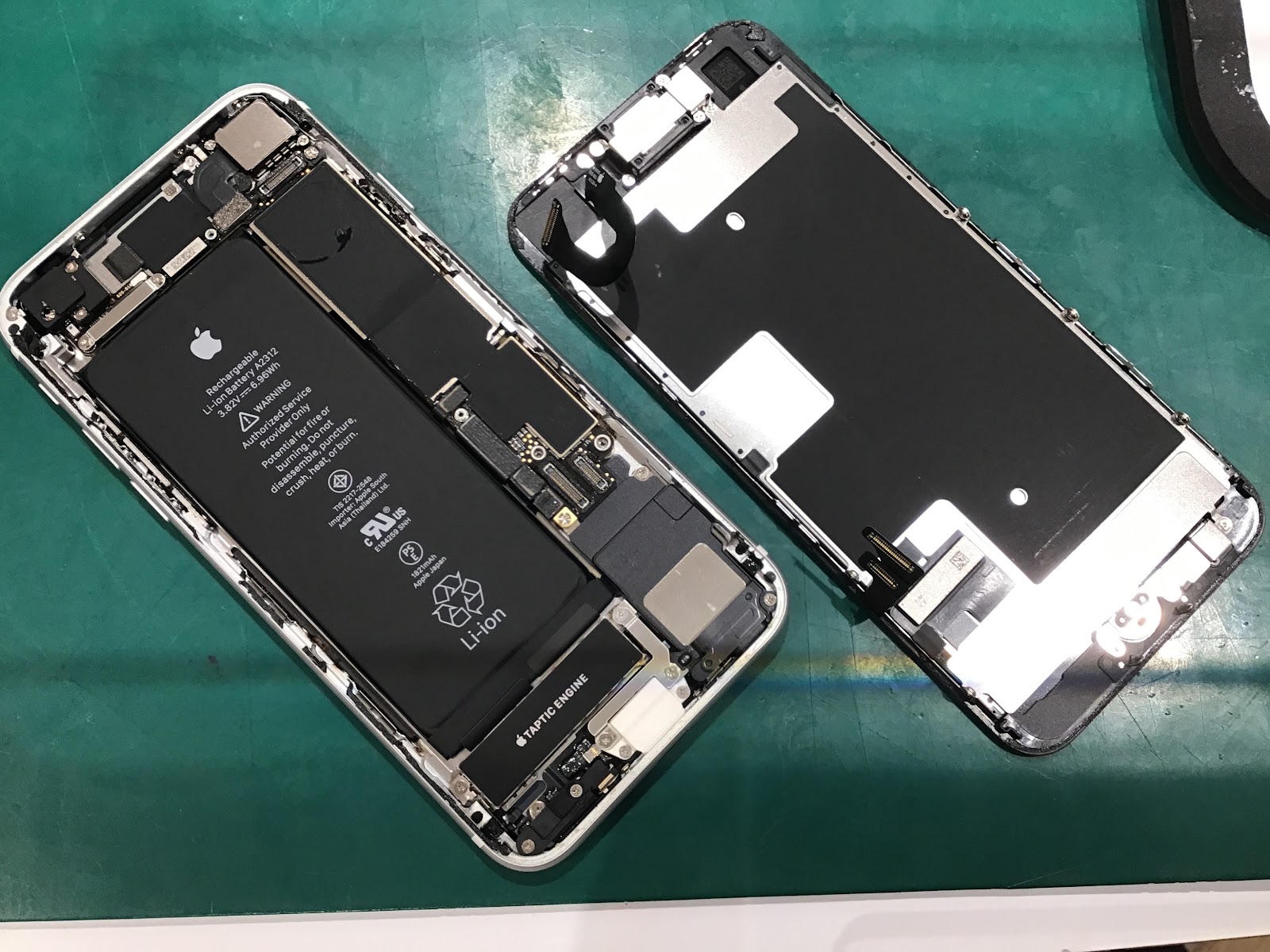 iPhoneSE2のバッテリー交換修理ならデータをそのまま・最短即日修理のスマホ修理工房秋津店にご相談ください！